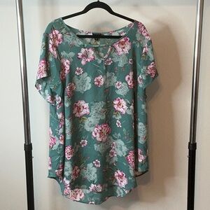 Torrid Relaxed Green Short Sleeve Blouse